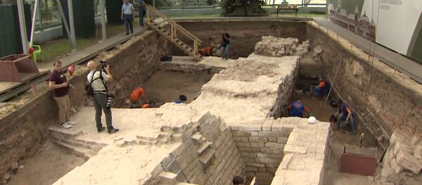 Взрывная находка в Кремле: в сердце Москвы нашли бомбу времён ВОВ Взрывная находка в Кремле: в сердце Москвы нашли бомбу времён ВОВ - Sputnik Latvija