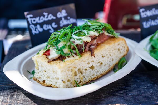 День города: Рига гуляет три дня подряд без сна и отдыха - Sputnik Латвия