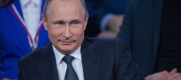 Президент РФ В.Путин участвует в работе III Медиафорума ОНФ Правда и справедливость Президент РФ В.Путин участвует в работе III Медиафорума ОНФ Правда и справедливость - Sputnik Latvija