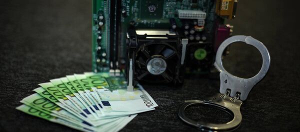 Eiro, rokudzelži un mātes plate Eiro, rokudzelži un mātes plate - Sputnik Latvija