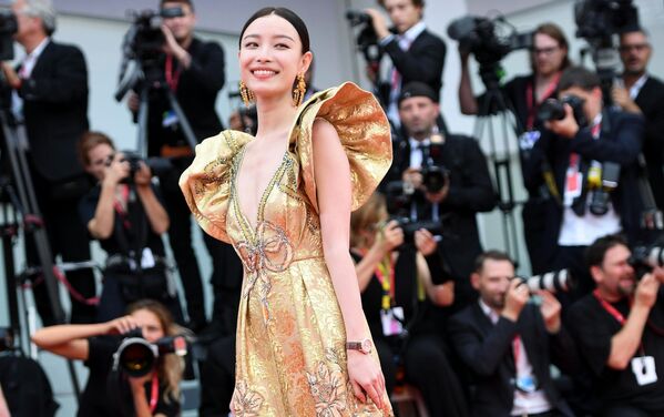 Китайская актриса Ни Ни на красной дорожке церемонии открытия 76-го Венецианского международного кинофестиваля - Sputnik Латвия