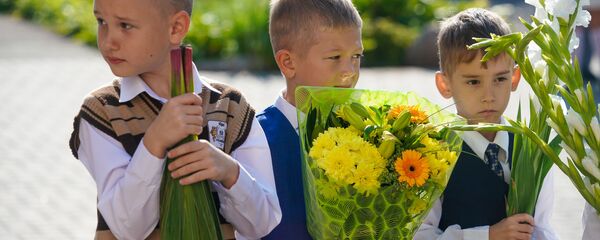 День знаний в Рижской средней школе №88 День знаний в Рижской средней школе №88 - Sputnik Латвия