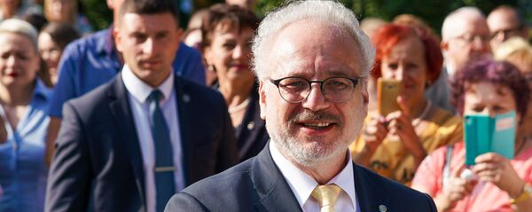 День знаний в Рижской средней школе №88. Президент Латвии Эгилс Левитс День знаний в Рижской средней школе №88. Президент Латвии Эгилс Левитс - Sputnik Latvija