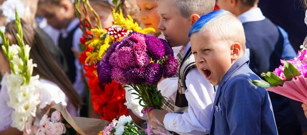 День знаний в Рижской средней школе №88 - Sputnik Латвия