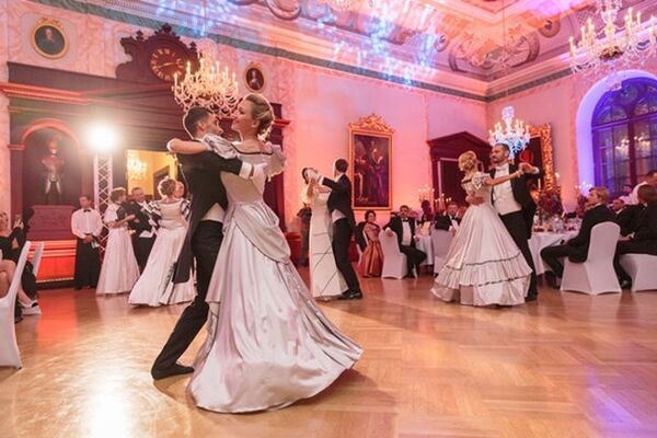 Да будет бал: в столице готовятся к ежегодному Рижскому балу - Sputnik Латвия