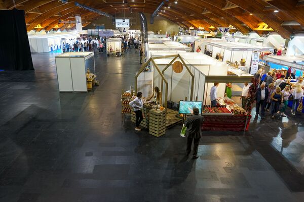 Местное на Riga Food: японские грибы и французские сыры на латвийских просторах Местное на Riga Food: японские грибы и французские сыры на латвийских просторах - Sputnik Латвия