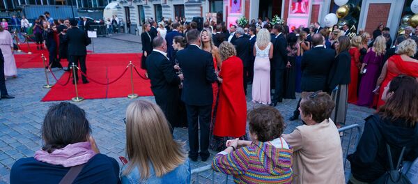 Красная дорожка Рижского бала - Sputnik Латвия