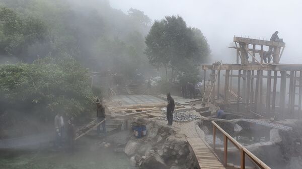 Строители из Узбекистана: на Курилах не обманывают — это не Москва Строители из Узбекистана: на Курилах не обманывают — это не Москва - Sputnik Латвия