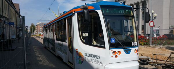 Новые трамваи City Star совместного производства Тверского вагоностроительного завода и ПК Транспортные системы в Даугавпилсе Новые трамваи City Star совместного производства Тверского вагоностроительного завода и ПК Транспортные системы в Даугавпилсе - Sputnik Latvija