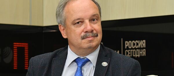 Доцент, ученый секретарь Балтийского федерального университета имени Иммануила Канта Юрий Зверев - Sputnik Латвия