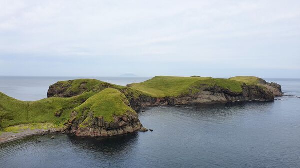 Дорог нет и не надо: секрет привлекательности Шикотана - Sputnik Латвия