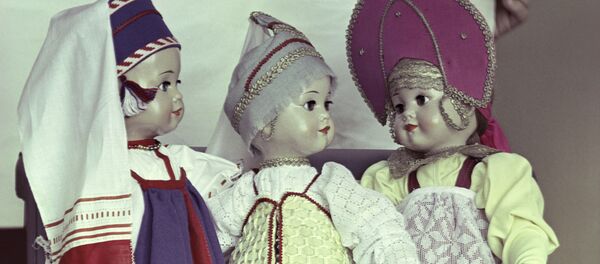 Куклы в национальных костюмах - Sputnik Латвия