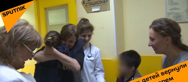 Год без солнца: детей вернули из сирийских тюрем Год без солнца: детей вернули из сирийских тюрем - Sputnik Латвия