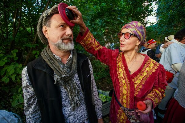 Прием больных у Ландесмана: Рига устроила очередную безумную одесскую вечеринку - Sputnik Латвия