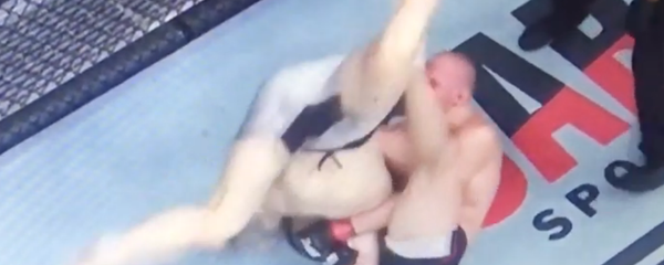 Боец из Латвии Циркунов победил на турнире UFC уникальным удушающим приёмом - Sputnik Латвия