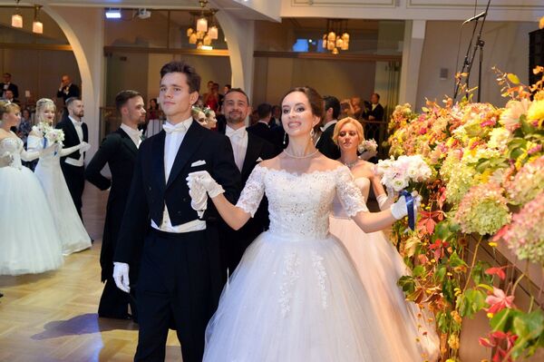 Раймонд Паулс посетит Балтийский бал в Риге Раймонд Паулс посетит Балтийский бал в Риге - Sputnik Латвия