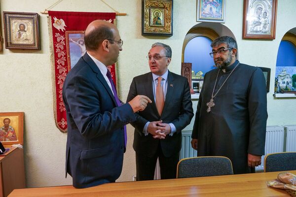 Визит Зограба Мнацаканяна в Ригу: Армения предложила Латвии дружить домами - Sputnik Латвия