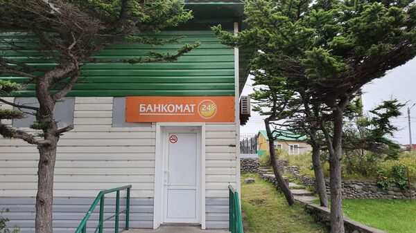 Токайские вина Курильским островам: как венгр Тибор на Итурупе бизнесом занимается - Sputnik Латвия