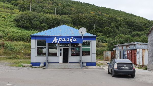 Токайские вина Курильским островам: как венгр Тибор на Итурупе бизнесом занимается - Sputnik Латвия