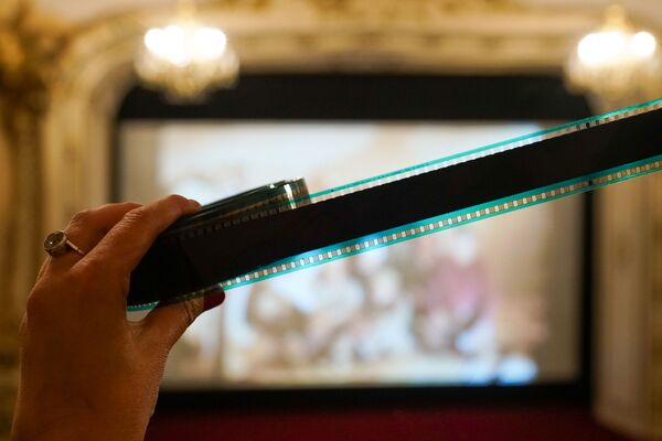 Городские легенды: история самого фешенебельного кинотеатра Риги Городские легенды: история самого фешенебельного кинотеатра Риги - Sputnik Латвия