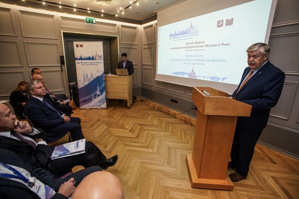 Посол РФ: латвийскому бизнесу мешают работать с российским Посол РФ: латвийскому бизнесу мешают работать с российским - Sputnik Латвия