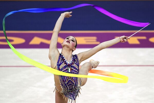 Выступление гимнастки Милены Бальдассари на чемпионате мира по художественной гимнастике в Баку - Sputnik Латвия