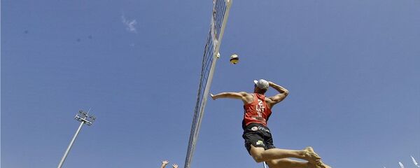 Латвийские пляжные волейболисты Мартиньш Плявиньш и Эдгар Точс против россиян Константина Семенова и Ильи Лешкова Латвийские пляжные волейболисты Мартиньш Плявиньш и Эдгар Точс против россиян Константина Семенова и Ильи Лешкова - Sputnik Латвия