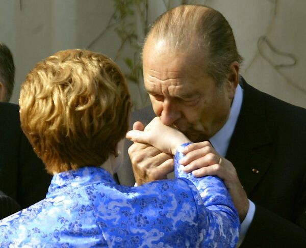 Ширак, Вайра, Путин и торт: как президент Франции вошел в историю Латвии - Sputnik Латвия