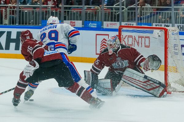 А что вратари, если в Риге забивать некому? - Sputnik Латвия