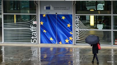 Вход в здание Еврокомиссии в Брюсселе