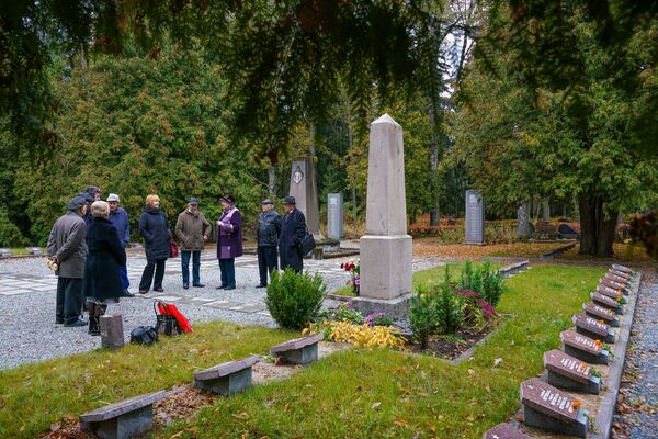 Это нужно не мертвым. Это надо живым? Как Латвия вспоминает подвиг советских солдат - Sputnik Латвия