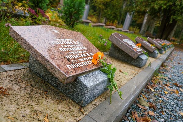 Это нужно не мертвым. Это надо живым? Как Латвия вспоминает подвиг советских солдат - Sputnik Латвия