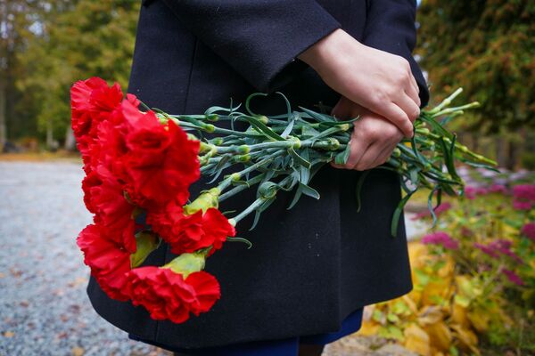 Это нужно не мертвым. Это надо живым? Как Латвия вспоминает подвиг советских солдат - Sputnik Латвия