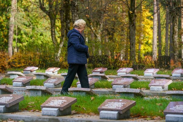 Это нужно не мертвым. Это надо живым? Как Латвия вспоминает подвиг советских солдат - Sputnik Латвия