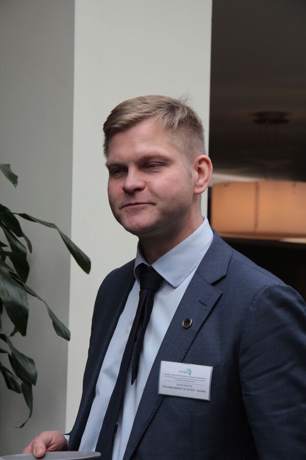 В доме повешенного не говорят о веревке: во что Латвии встанет отказ от газа из РФ В доме повешенного не говорят о веревке: во что Латвии встанет отказ от газа из РФ - Sputnik Латвия