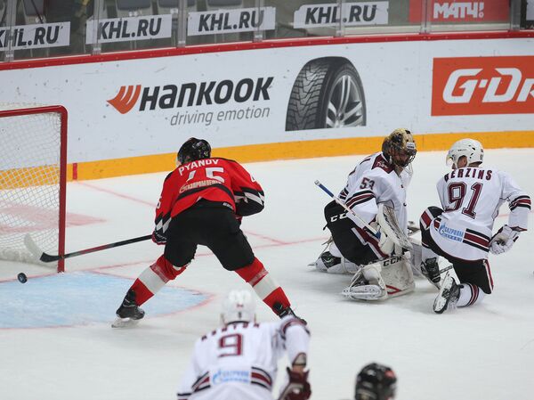 Рижское Динамо продолжает бесславную выездную серию в чемпионате - Sputnik Латвия