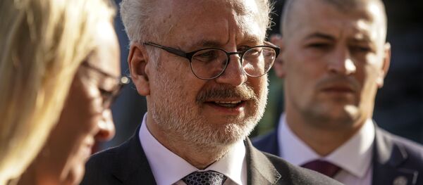 Визит президента Украины Владимира Зеленского в Латвию. Владимир Зеленский и Эгилс Левитс возложили цветы к памятнику Свободы в Риге Визит президента Украины Владимира Зеленского в Латвию. Владимир Зеленский и Эгилс Левитс возложили цветы к памятнику Свободы в Риге - Sputnik Latvija