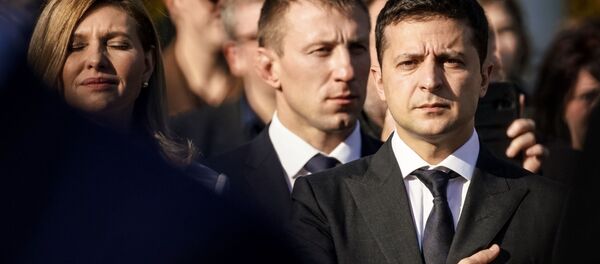 Визит президента Украины Владимира Зеленского в Латвию. Владимир Зеленский и Эгилс Левитс возложили цветы к памятнику Свободы в Риге - Sputnik Латвия