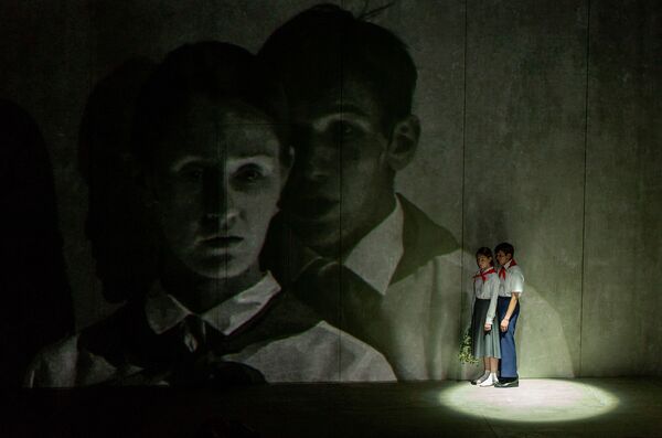 Пророчество Славы: БДТ покажет спектакль Константина Богомолова в Риге - Sputnik Латвия