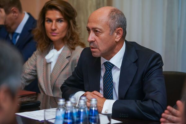 Наши все равно все там: Рижские Дни Санкт-Петербурга прорубают окно в Россию Наши все равно все там: Рижские Дни Санкт-Петербурга прорубают окно в Россию - Sputnik Латвия