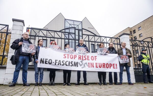 Митинг в поддержку Палецкиса у здания посольства Литвы в Латвии - Sputnik Латвия