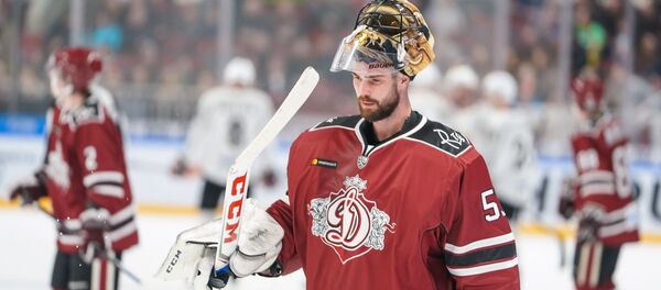 Вратарь Динамо (Рига) Александр Салак Вратарь Динамо (Рига) Александр Салак - Sputnik Латвия