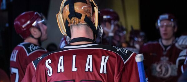 Вратарь Динамо Рига Александр Салак Вратарь Динамо Рига Александр Салак - Sputnik Латвия