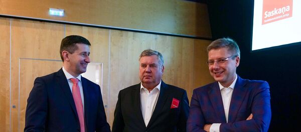 Конгресс партии Согласие. Вячеслав Домбровский, Янис Урбанович и Нил Ушаков - Sputnik Латвия