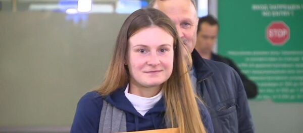 Русские не сдаются - Бутина вернулась на родину - Sputnik Латвия