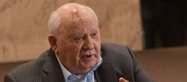 Презентация книги М. Горбачева Остаюсь оптимистом в Московском Доме Книги Презентация книги М. Горбачева Остаюсь оптимистом в Московском Доме Книги - Sputnik Latvija