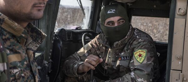 Курдские войска отступают с территории Сирии на границе с Турцией - Sputnik Латвия