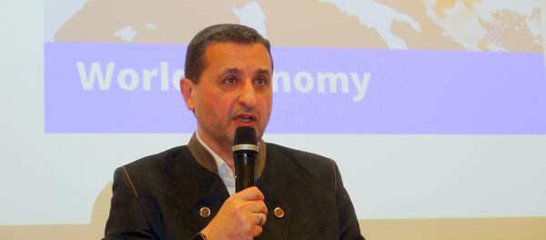 Редактор немецкого журнала World Economy, член общества внешней политики ФРГ (DGAP e.V) и Союза журналистов Германии Александр Сосновский выступил в Риге Редактор немецкого журнала World Economy, член общества внешней политики ФРГ (DGAP e.V) и Союза журналистов Германии Александр Сосновский выступил в Риге - Sputnik Latvija