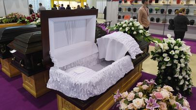 Гробы на выставке "Некрополь - Tanexpo 2019"