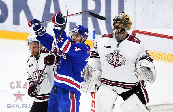 Рижане в Питере отыгрались с 0:2, но не забили буллит в овертайме и уступили - Sputnik Латвия
